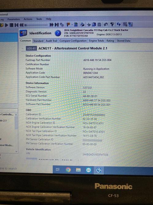 FREIGHTLINER CASCADIA 113