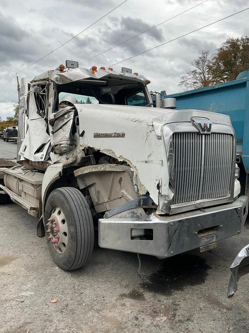 WESTERN STAR TRUCKS 4900 SA