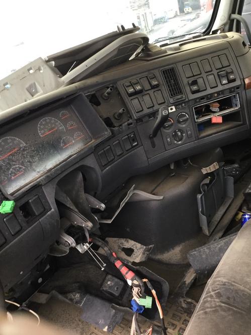 VOLVO VNL