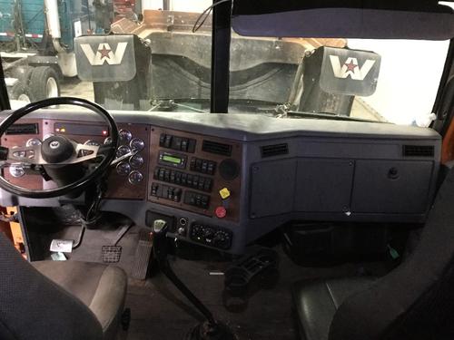 WESTERN STAR TRUCKS 4900FA
