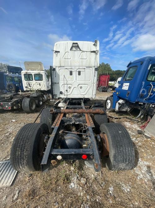 FREIGHTLINER CASCADIA