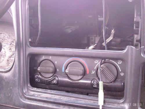 GMC SIERRA 1500 PICKUP