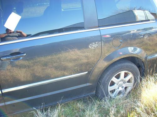 CHRYSLER TOWN & COUNTRY