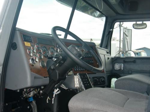 WESTERN STAR TRUCKS 4900