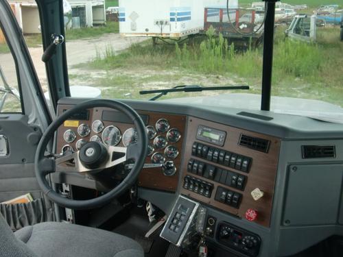WESTERN STAR TRUCKS 4900