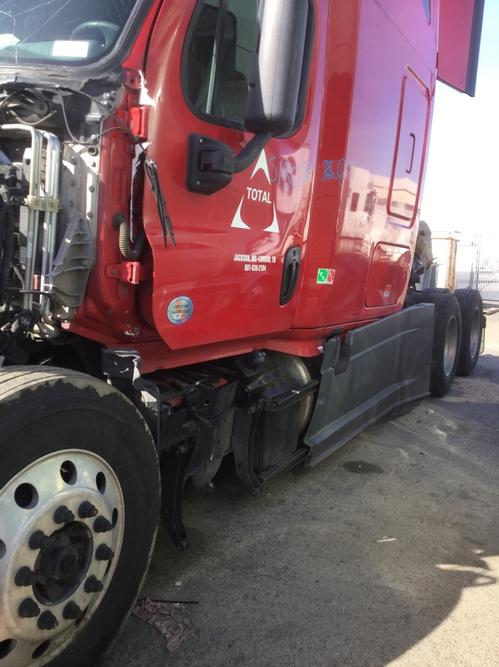 FREIGHTLINER CASCADIA 125