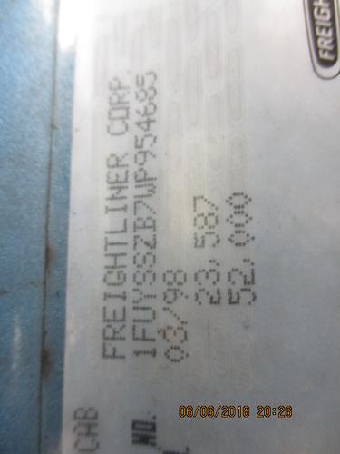 FREIGHTLINER CENTURY 120