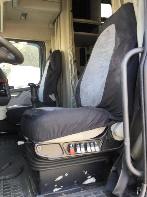 VOLVO VNL