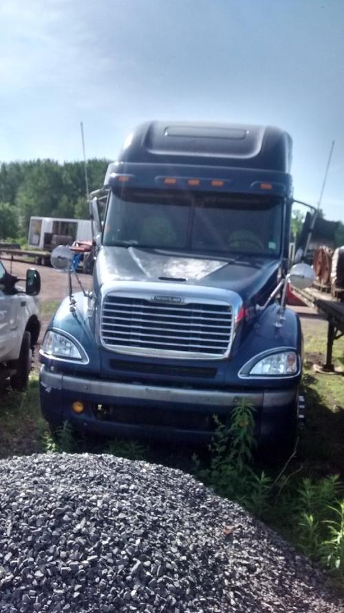 FREIGHTLINER COLUMBIA 120