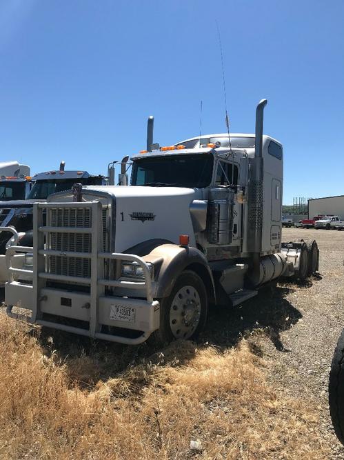 KENWORTH W900