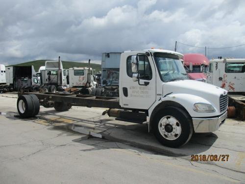 FREIGHTLINER M2 106