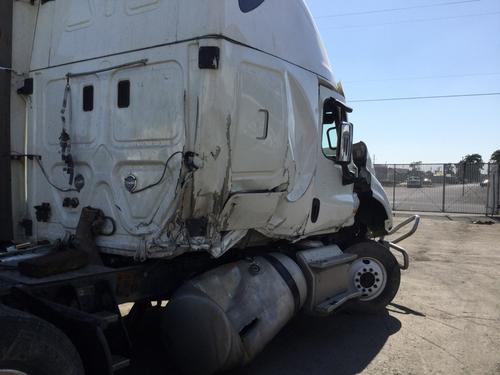 FREIGHTLINER CASCADIA 125