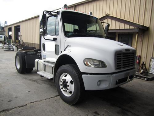 FREIGHTLINER M2 106