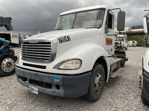 FREIGHTLINER COLUMBIA 120