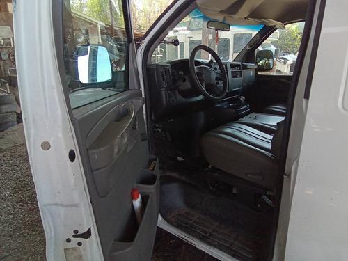 CHEVROLET EXPRESS 2500 VAN