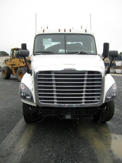FREIGHTLINER CASCADIA 125