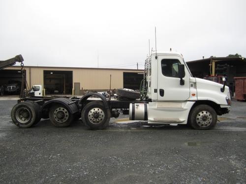 FREIGHTLINER CASCADIA 125