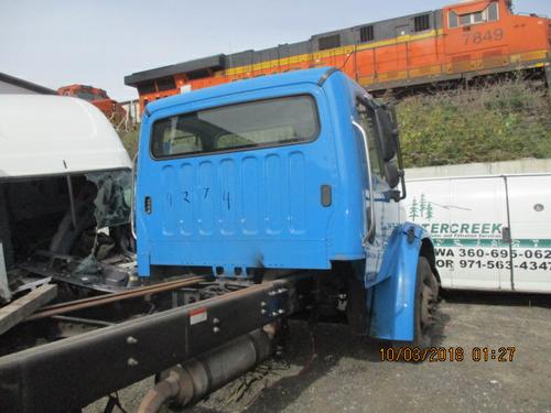 FREIGHTLINER M2 106