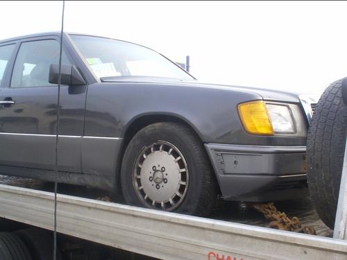 MERCEDES-BENZ MERCEDES 300E
