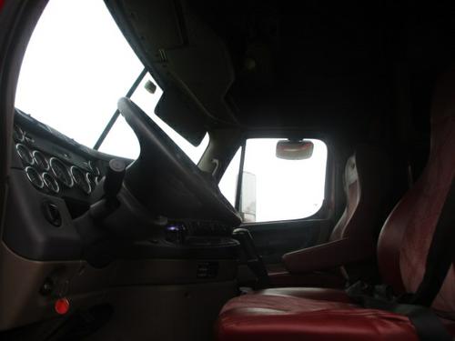 FREIGHTLINER CASCADIA 113