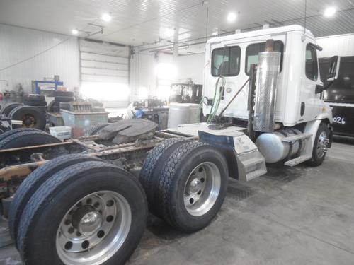 FREIGHTLINER CASCADIA 113