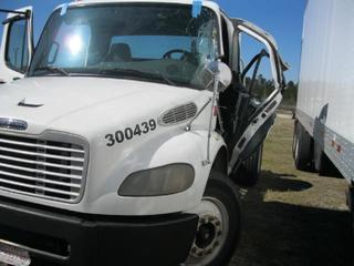 FREIGHTLINER M2  MEDIUM DUTY