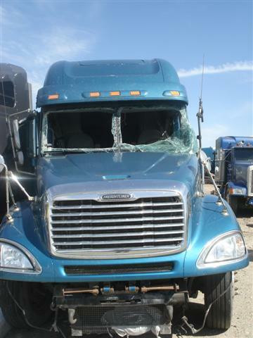 FREIGHTLINER COLUMBIA 120