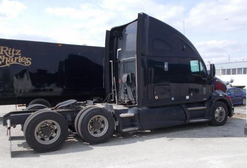 KENWORTH T700