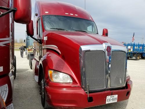 KENWORTH T700