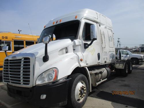 FREIGHTLINER CASCADIA 132