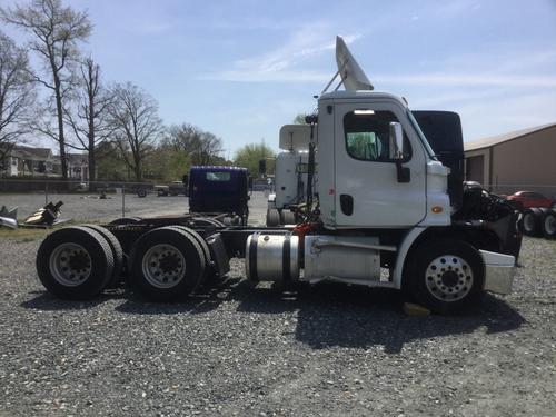 FREIGHTLINER CASCADIA 113