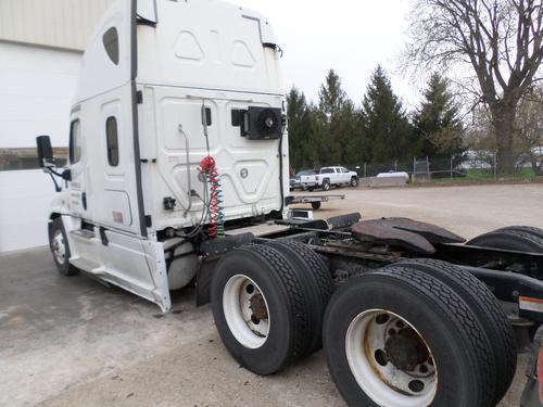 FREIGHTLINER CASCADIA 125