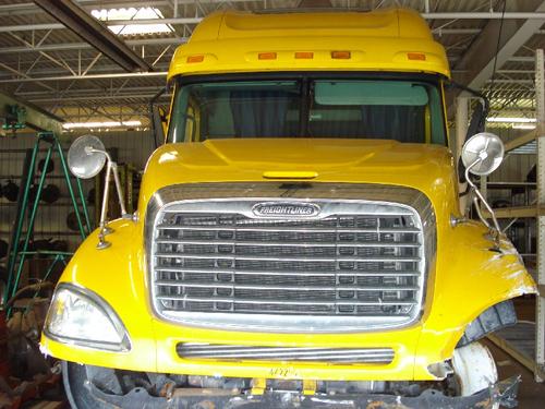 FREIGHTLINER COLUMBIA 120