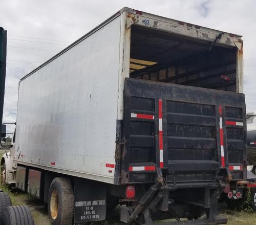 FREIGHTLINER M2 106