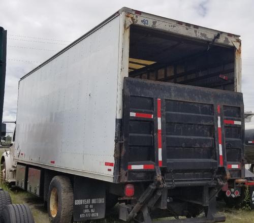 FREIGHTLINER M2 106