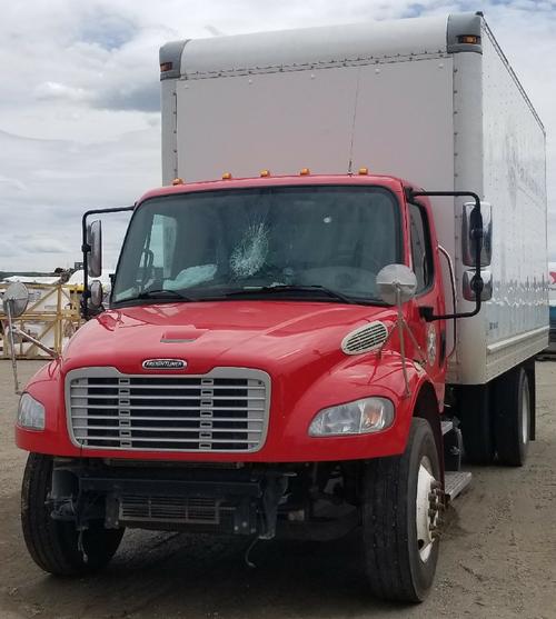 FREIGHTLINER M2 106