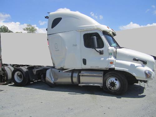 FREIGHTLINER CASCADIA 125