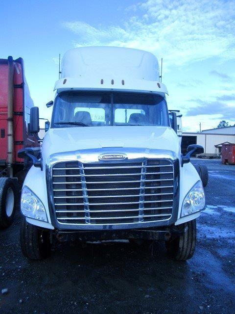 FREIGHTLINER CASCADIA 125
