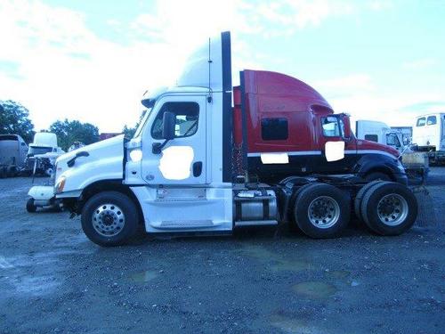 FREIGHTLINER CASCADIA 125