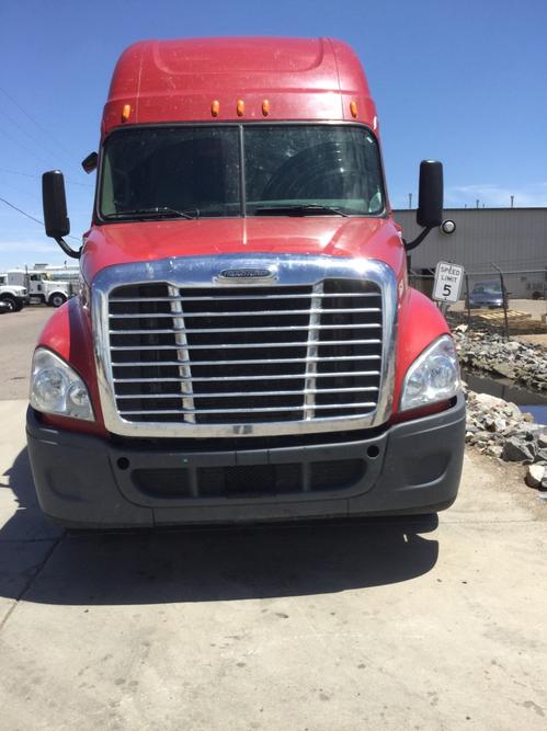 FREIGHTLINER CASCADIA 125