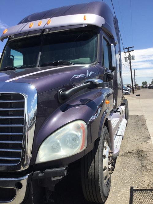 FREIGHTLINER CASCADIA 125