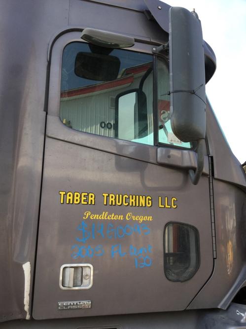 FREIGHTLINER CENTURY 120