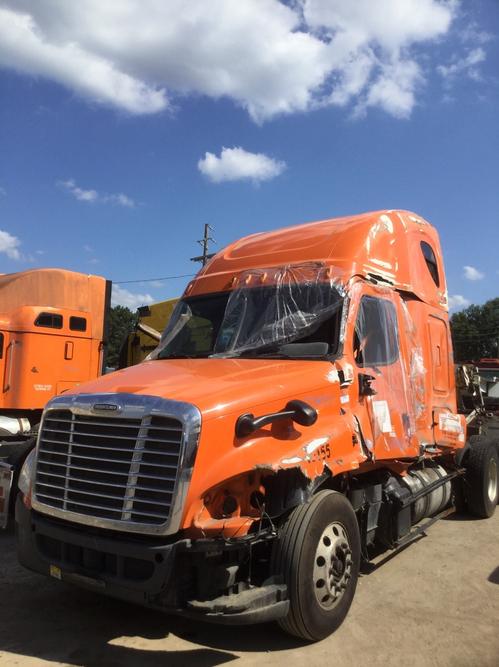 FREIGHTLINER CASCADIA 125