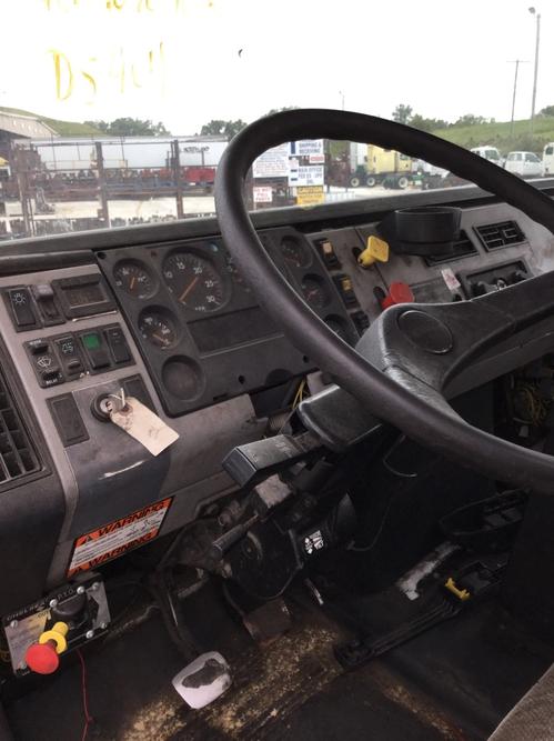 FREIGHTLINER FL112