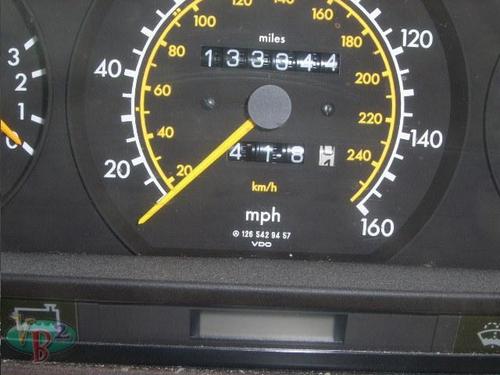 MERCEDES-BENZ MERCEDES 300E