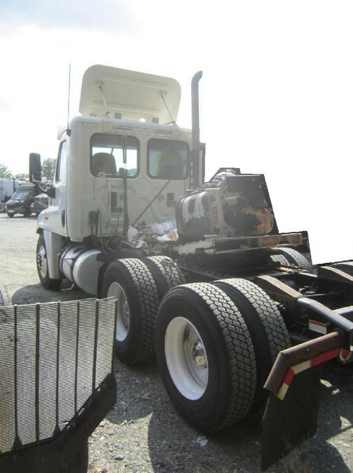 FREIGHTLINER CASCADIA 125