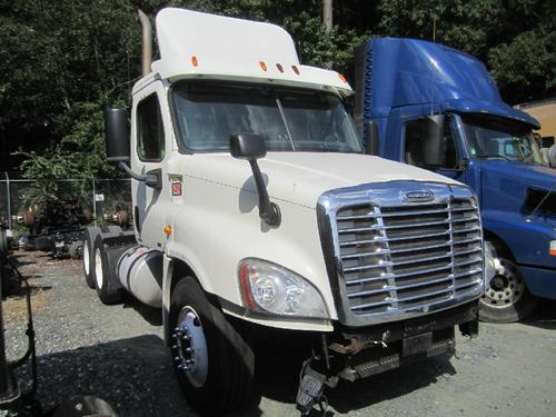 FREIGHTLINER CASCADIA 125