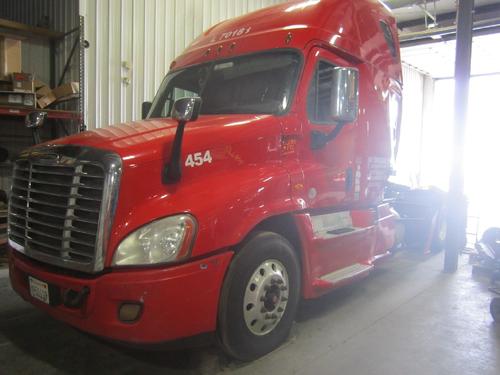 FREIGHTLINER CASCADIA 125