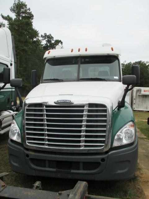 FREIGHTLINER CASCADIA 125