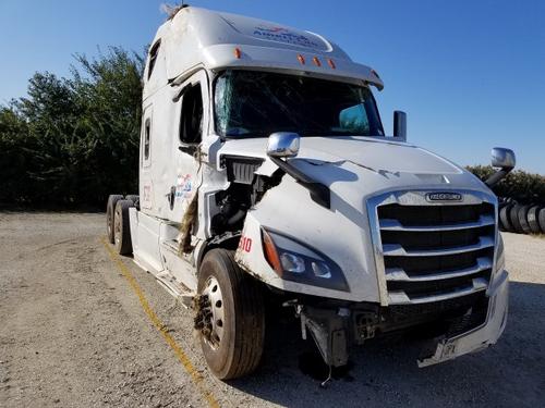 FREIGHTLINER CASCADIA 126